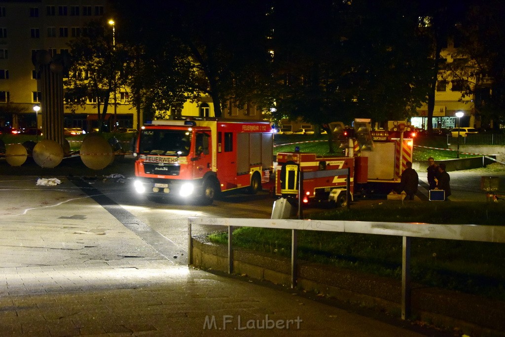 Einsatz BF Messerstecherei Koeln Neustadt Nord Eberplatz Platzmitte P034.JPG - Miklos Laubert